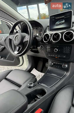 Хэтчбек Mercedes-Benz B-Class 2016 в 
