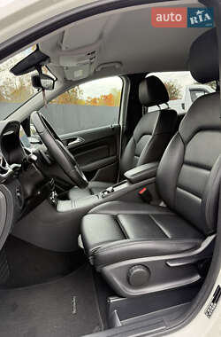 Хэтчбек Mercedes-Benz B-Class 2016 в 
