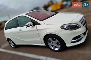 Хетчбек Mercedes-Benz B-Class 2015 в  фото 4 Хетчбек Mercedes-Benz B-Class 2015 в