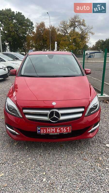 Хэтчбек Mercedes-Benz B-Class 2016 в 