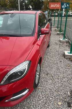 Хэтчбек Mercedes-Benz B-Class 2016 в 