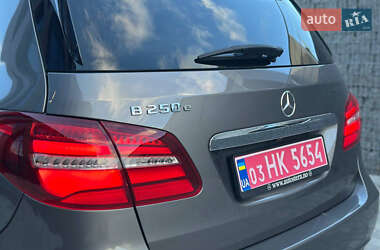 Хетчбек Mercedes-Benz B-Class 2017 в 