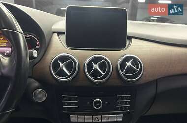 Хетчбек Mercedes-Benz B-Class 2015 в  фото 14 Хетчбек Mercedes-Benz B-Class 2015 в