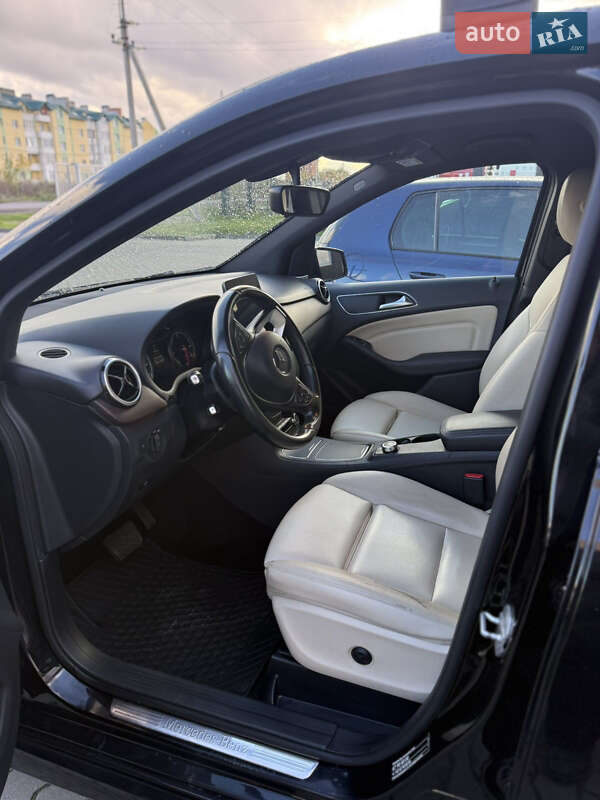 Хэтчбек Mercedes-Benz B-Class 2015 в Радехове фото 8 Хэтчбек Mercedes-Benz B-Class 2015 в Радехове