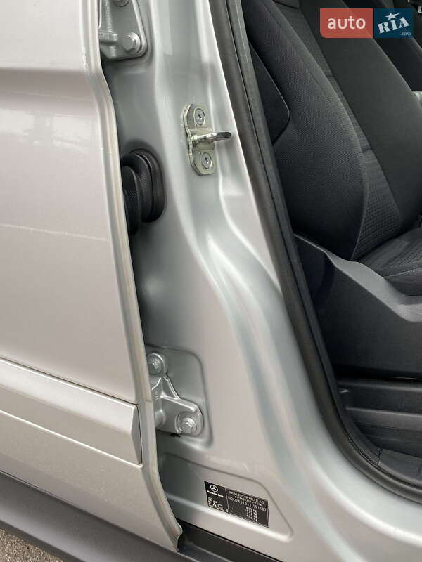 Хэтчбек Mercedes-Benz B-Class 2006 в Киеве фото 51 Хэтчбек Mercedes-Benz B-Class 2006 в Киеве