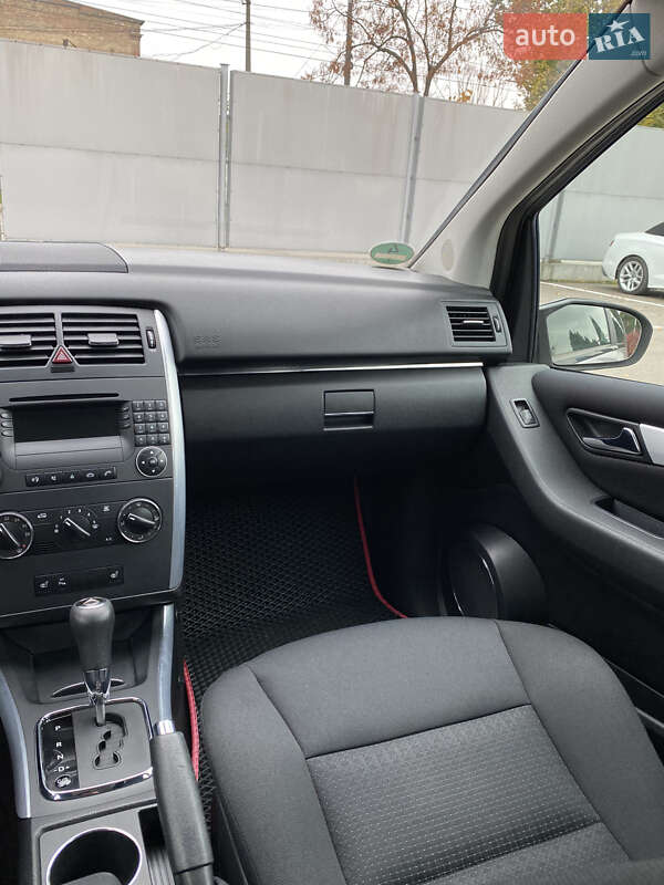 Хэтчбек Mercedes-Benz B-Class 2006 в Киеве фото 54 Хэтчбек Mercedes-Benz B-Class 2006 в Киеве