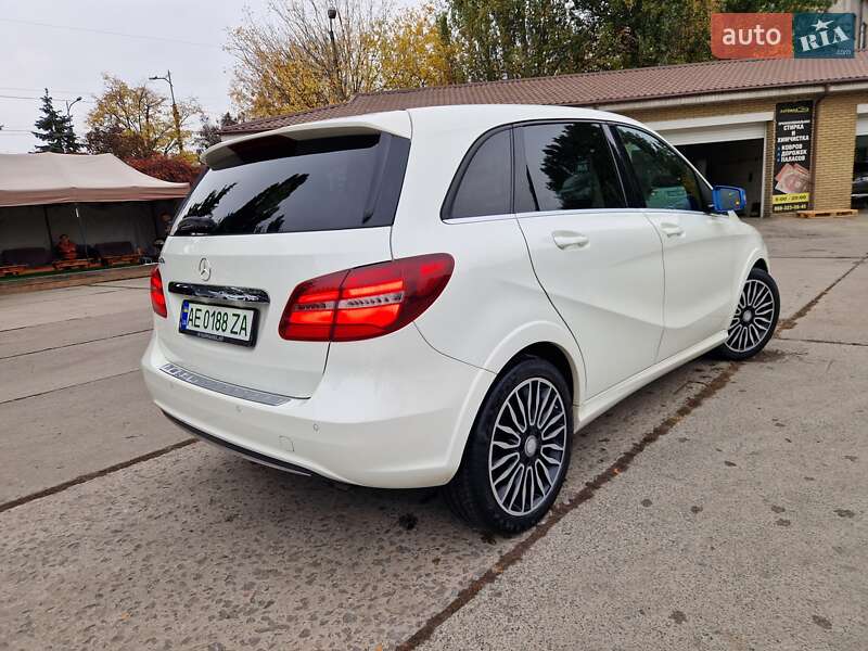 Хетчбек Mercedes-Benz B-Class 2016 в Дніпрі фото 4 Хетчбек Mercedes-Benz B-Class 2016 в Дніпрі