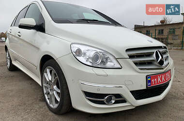 Хэтчбек Mercedes-Benz B-Class 2010 в 