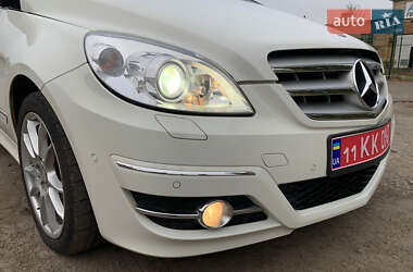 Хэтчбек Mercedes-Benz B-Class 2010 в 