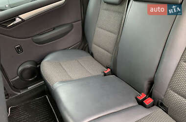 Хэтчбек Mercedes-Benz B-Class 2010 в 