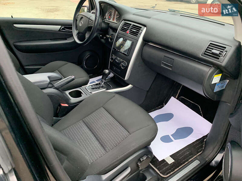 Хетчбек Mercedes-Benz B-Class 2010 в Києві фото 27 Хетчбек Mercedes-Benz B-Class 2010 в Києві