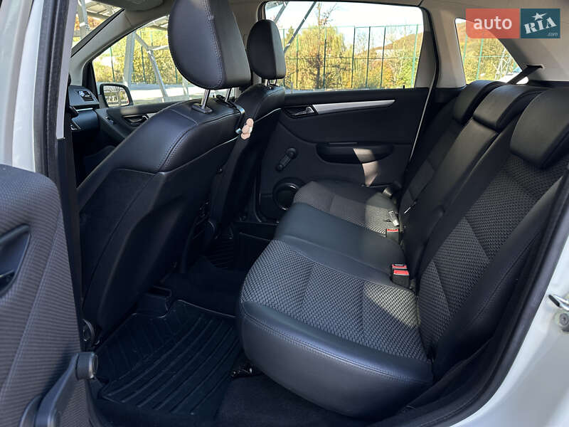 Хетчбек Mercedes-Benz B-Class 2010 в Львові фото 28 Хетчбек Mercedes-Benz B-Class 2010 в Львові