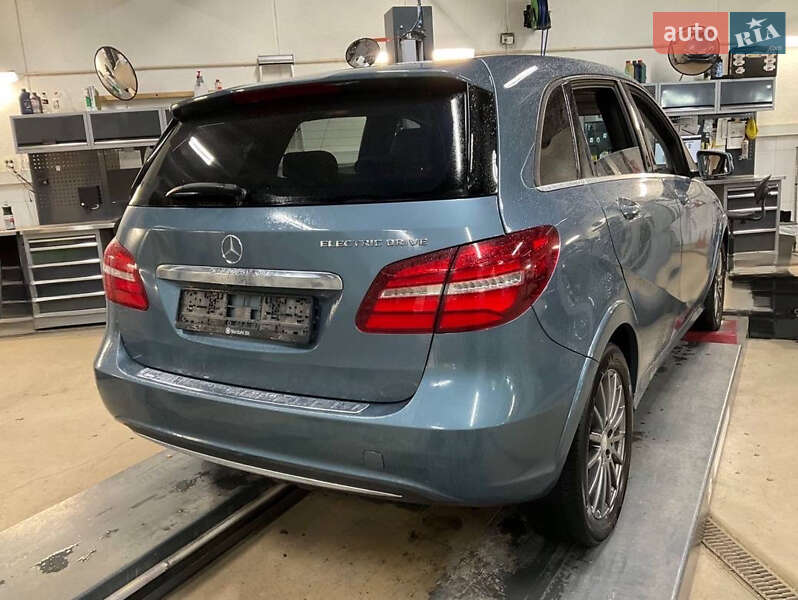Хетчбек Mercedes-Benz B-Class 2015 в Львові фото 7 Хетчбек Mercedes-Benz B-Class 2015 в Львові