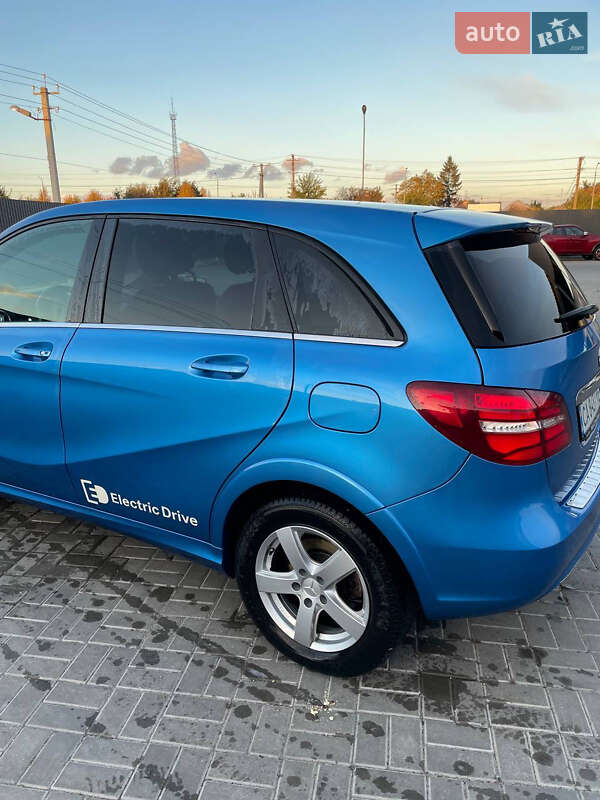 Хэтчбек Mercedes-Benz B-Class 2015 в Черкассах фото 5 Хэтчбек Mercedes-Benz B-Class 2015 в Черкассах