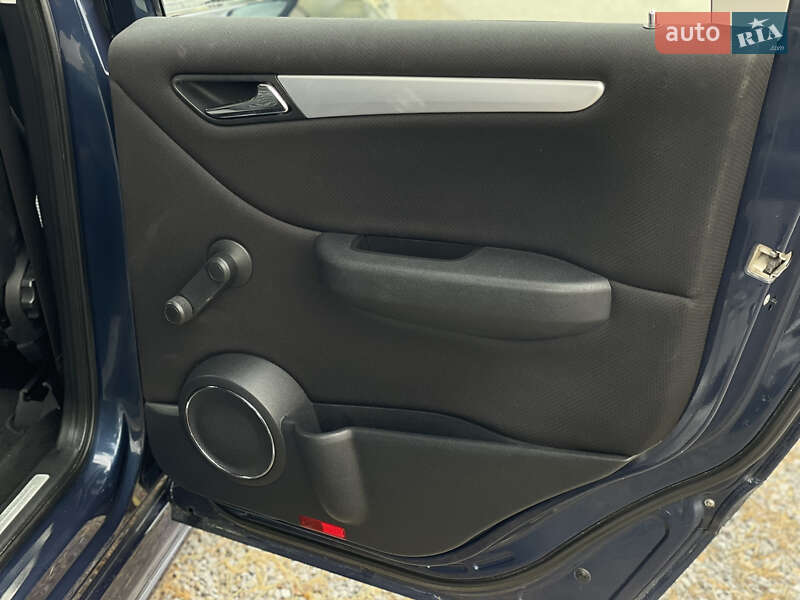 Хетчбек Mercedes-Benz B-Class 2005 в Львові фото 30 Хетчбек Mercedes-Benz B-Class 2005 в Львові