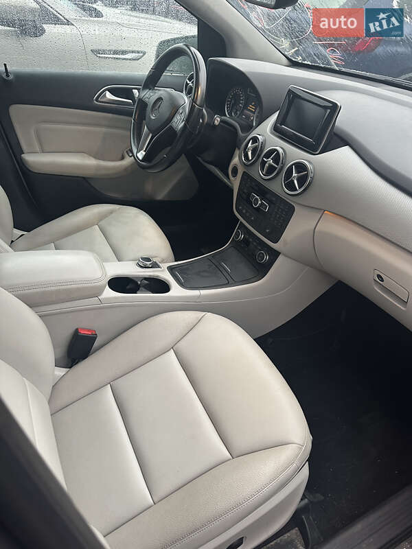 Хетчбек Mercedes-Benz B-Class 2014 в Львові фото 7 Хетчбек Mercedes-Benz B-Class 2014 в Львові