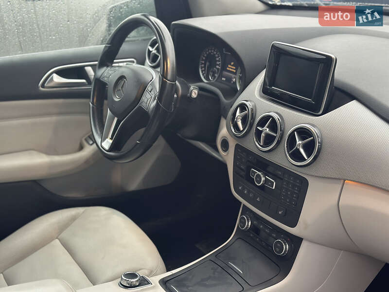 Хетчбек Mercedes-Benz B-Class 2014 в Львові фото 6 Хетчбек Mercedes-Benz B-Class 2014 в Львові