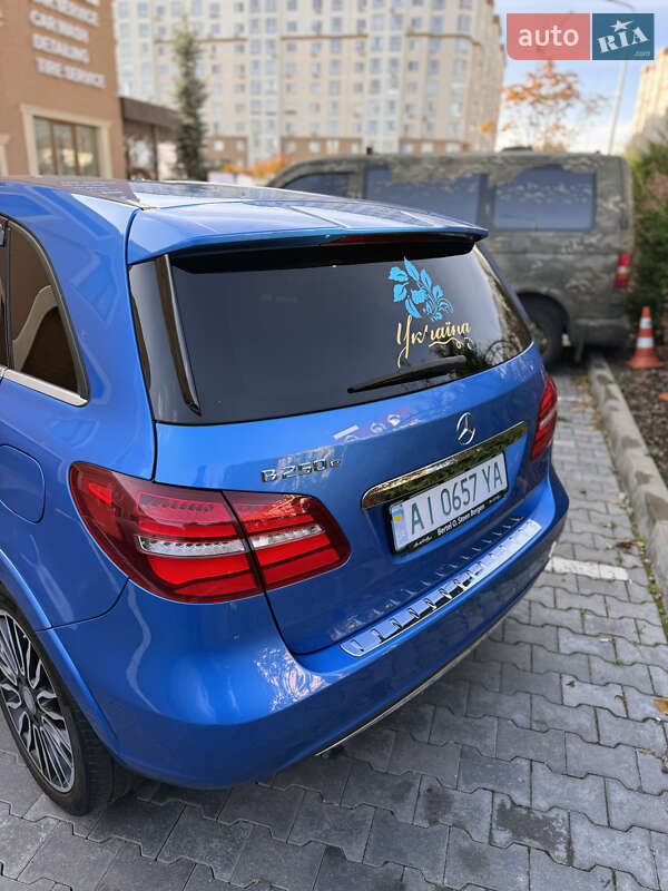 Хэтчбек Mercedes-Benz B-Class 2016 в Киеве фото 5 Хэтчбек Mercedes-Benz B-Class 2016 в Киеве