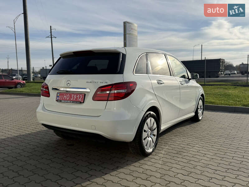 Хэтчбек Mercedes-Benz B-Class 2015 в Радехове фото 5 Хэтчбек Mercedes-Benz B-Class 2015 в Радехове