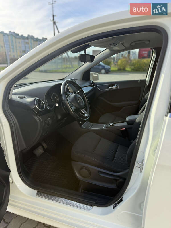 Хэтчбек Mercedes-Benz B-Class 2015 в Радехове фото 15 Хэтчбек Mercedes-Benz B-Class 2015 в Радехове