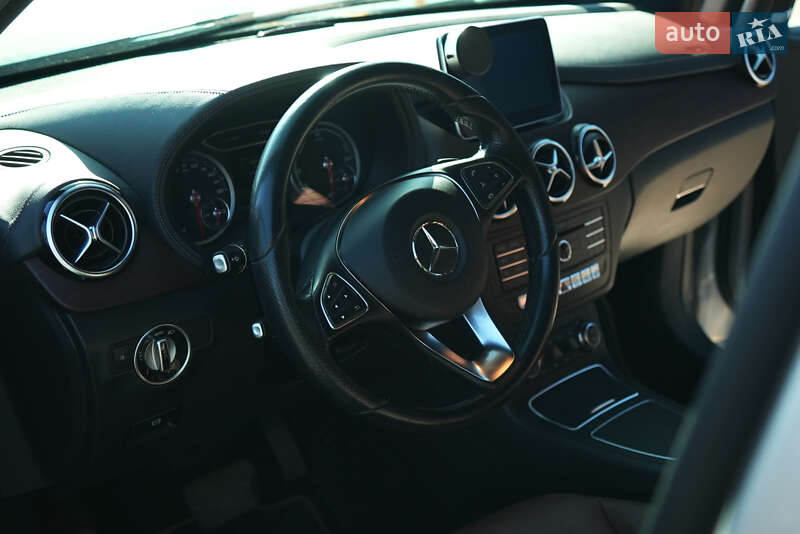 Хэтчбек Mercedes-Benz B-Class 2015 в Одессе