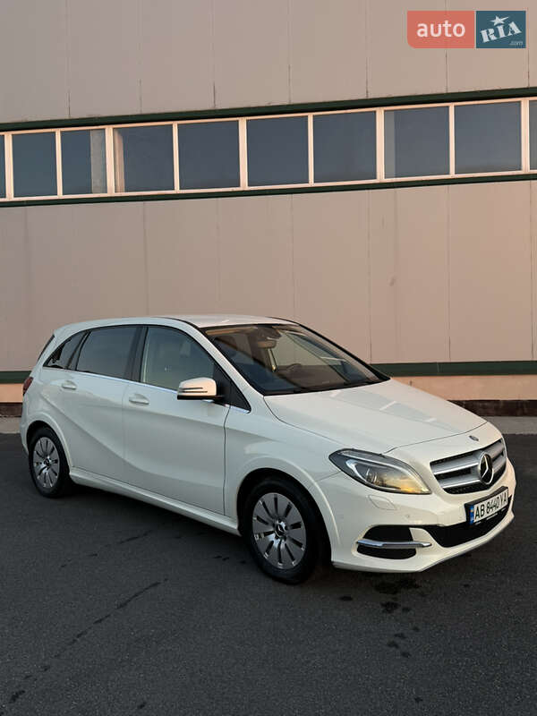 Хэтчбек Mercedes-Benz B-Class 2015 в Виннице фото Хэтчбек Mercedes-Benz B-Class 2015 в Виннице
