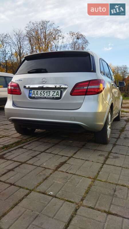 Хэтчбек Mercedes-Benz B-Class 2016 в Киеве