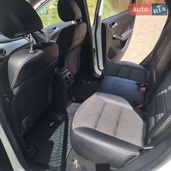 Хэтчбек Mercedes-Benz B-Class 2015 в Ивано-Франковске