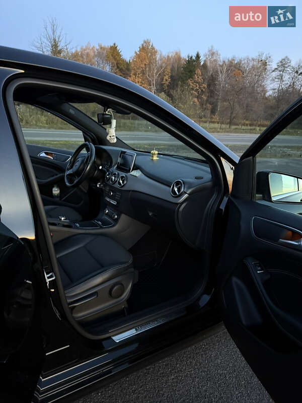 Хэтчбек Mercedes-Benz B-Class 2014 в Ковеле фото 12 Хэтчбек Mercedes-Benz B-Class 2014 в Ковеле