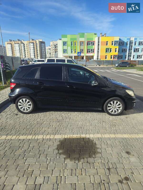 Хэтчбек Mercedes-Benz B-Class 2009 в Старой Синяве
