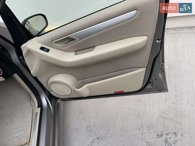 Хетчбек Mercedes-Benz B-Class 2006 в Луцьку фото 29 Хетчбек Mercedes-Benz B-Class 2006 в Луцьку