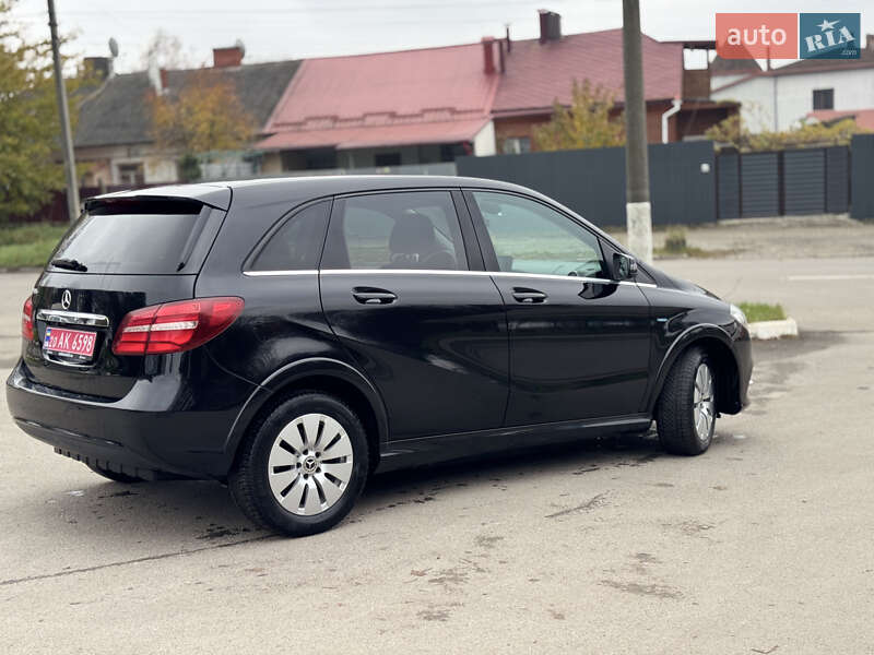 Хэтчбек Mercedes-Benz B-Class 2017 в Каменец-Подольском