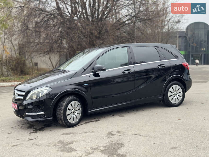 Хэтчбек Mercedes-Benz B-Class 2017 в Каменец-Подольском