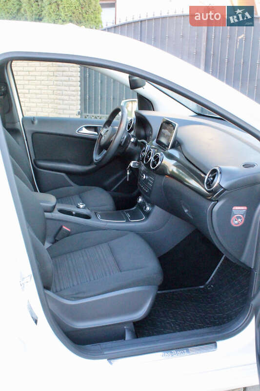 Хэтчбек Mercedes-Benz B-Class 2016 в Виноградове