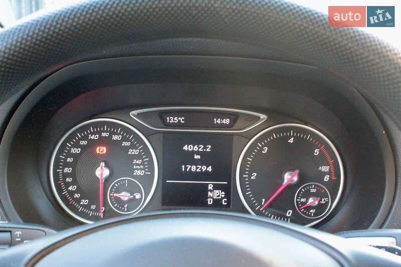 Хэтчбек Mercedes-Benz B-Class 2016 в Виноградове