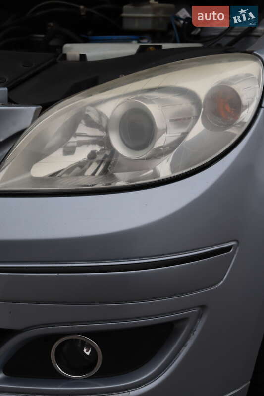 Хетчбек Mercedes-Benz B-Class 2005 в Щасливе фото 18 Хетчбек Mercedes-Benz B-Class 2005 в Щасливе