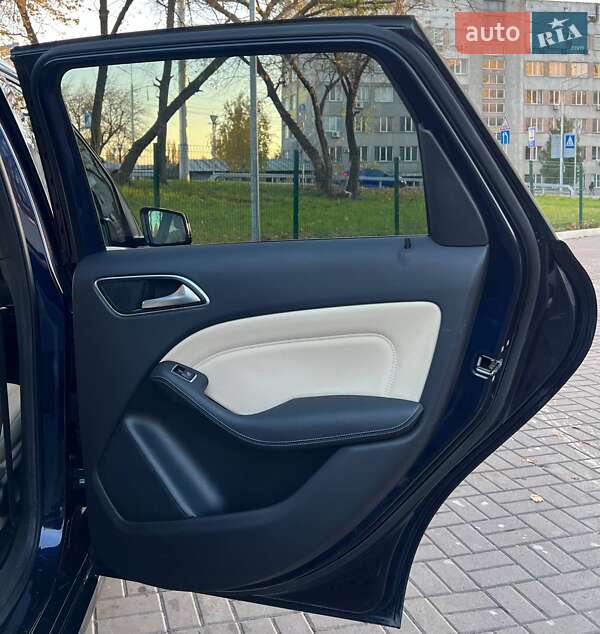 Хэтчбек Mercedes-Benz B-Class 2017 в Киеве