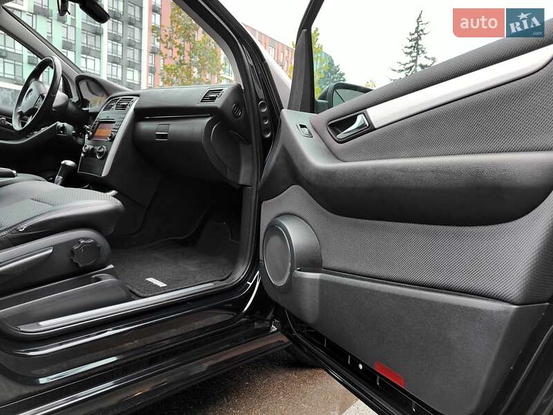Хэтчбек Mercedes-Benz B-Class 2010 в Киеве фото 49 Хэтчбек Mercedes-Benz B-Class 2010 в Киеве