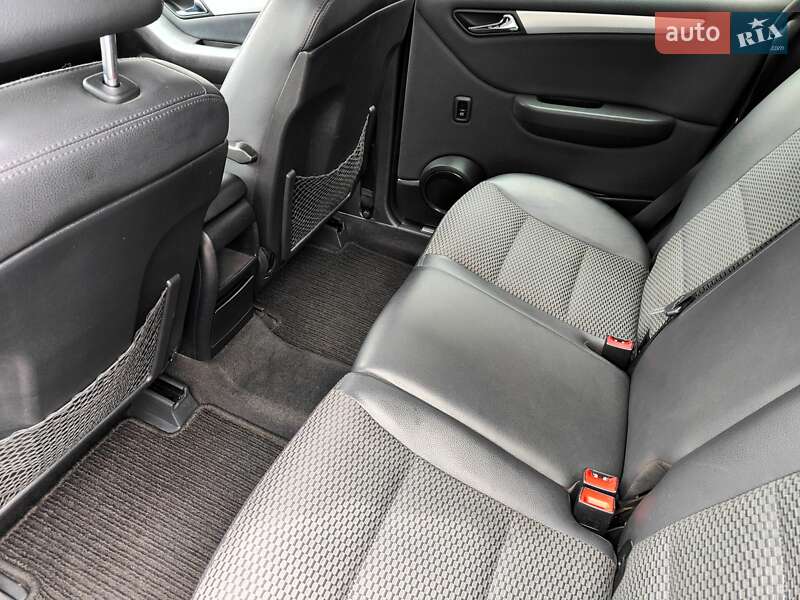 Хэтчбек Mercedes-Benz B-Class 2010 в Киеве фото 46 Хэтчбек Mercedes-Benz B-Class 2010 в Киеве