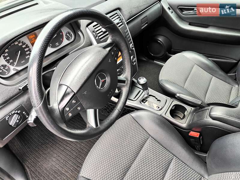 Хэтчбек Mercedes-Benz B-Class 2010 в Киеве фото 37 Хэтчбек Mercedes-Benz B-Class 2010 в Киеве