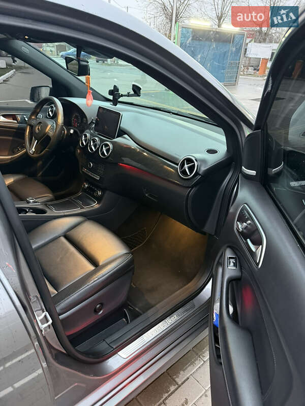 Хэтчбек Mercedes-Benz B-Class 2015 в Киеве