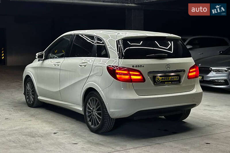 Хэтчбек Mercedes-Benz B-Class 2016 в Черновцах фото 4 Хэтчбек Mercedes-Benz B-Class 2016 в Черновцах
