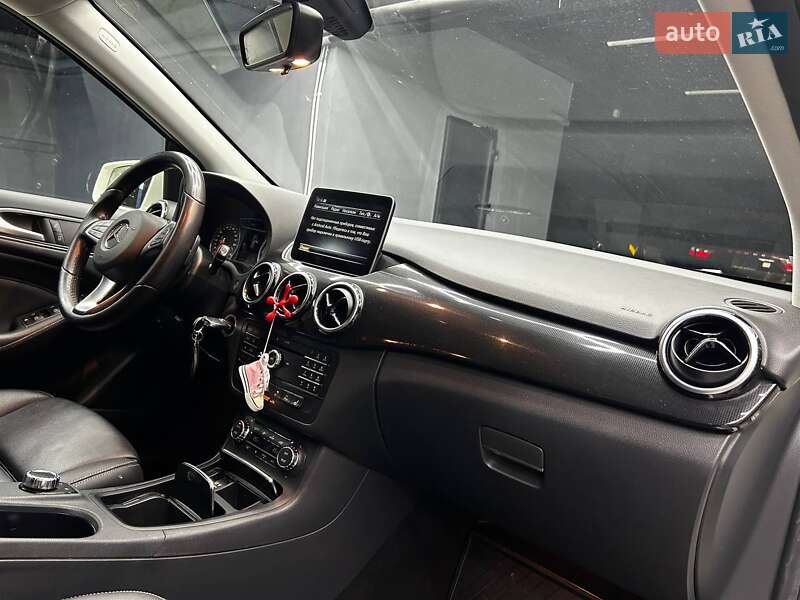 Хэтчбек Mercedes-Benz B-Class 2016 в Черновцах фото 8 Хэтчбек Mercedes-Benz B-Class 2016 в Черновцах