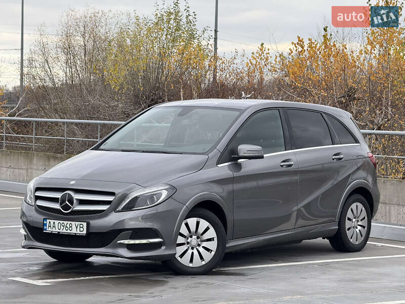 Хетчбек Mercedes-Benz B-Class 2016 в Києві фото 6 Хетчбек Mercedes-Benz B-Class 2016 в Києві