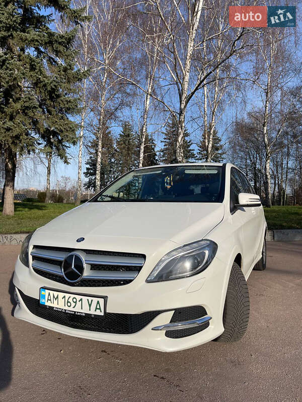 Хетчбек Mercedes-Benz B-Class 2016 в Житомирі фото 11 Хетчбек Mercedes-Benz B-Class 2016 в Житомирі