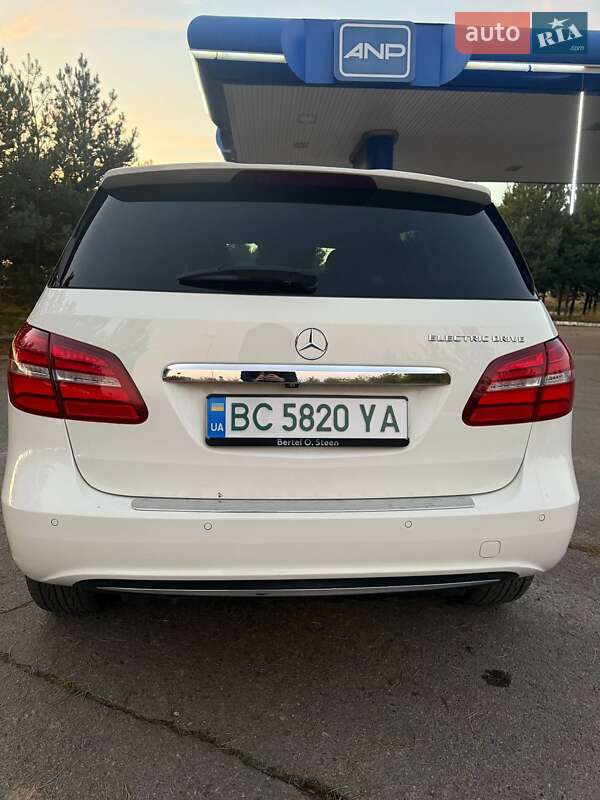 Хэтчбек Mercedes-Benz B-Class 2015 в Золочеве фото 6 Хэтчбек Mercedes-Benz B-Class 2015 в Золочеве