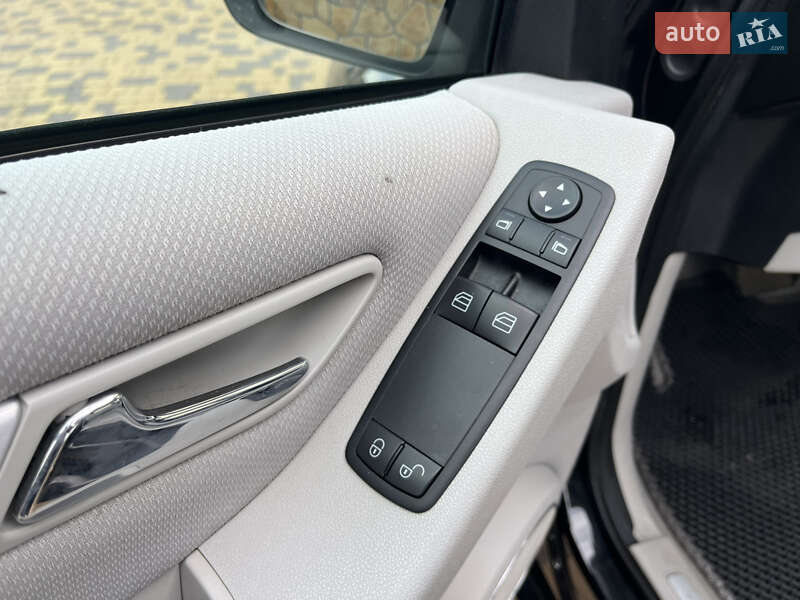 Хетчбек Mercedes-Benz B-Class 2005 в Могилів-Подільському фото 44 Хетчбек Mercedes-Benz B-Class 2005 в Могилів-Подільському