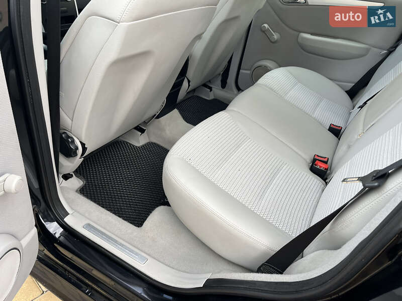 Хетчбек Mercedes-Benz B-Class 2005 в Могилів-Подільському фото 53 Хетчбек Mercedes-Benz B-Class 2005 в Могилів-Подільському