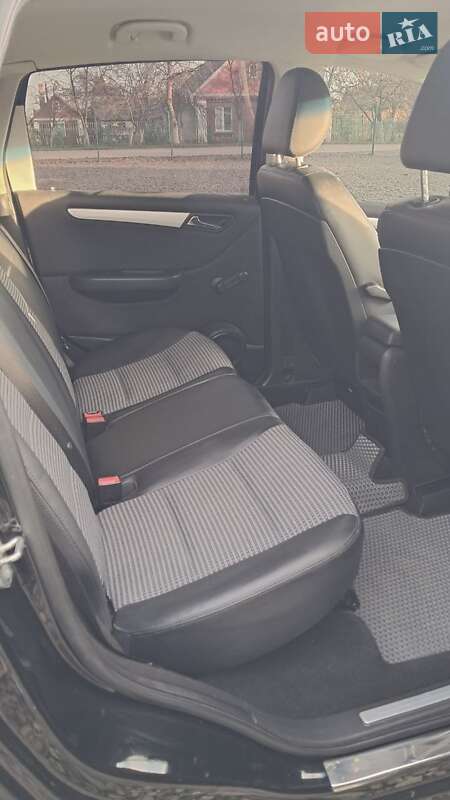 Хэтчбек Mercedes-Benz B-Class 2005 в Нововолынске фото 49 Хэтчбек Mercedes-Benz B-Class 2005 в Нововолынске