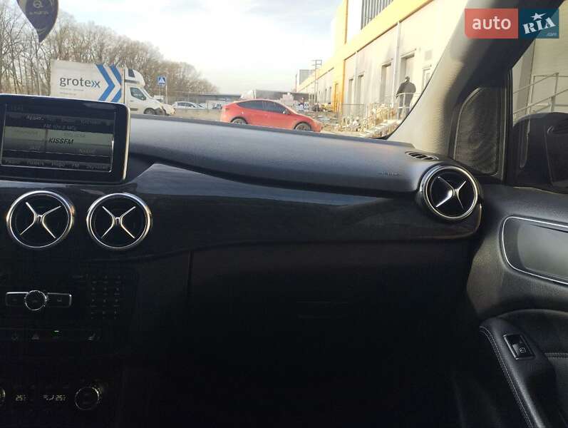Хетчбек Mercedes-Benz B-Class 2014 в Києві фото 26 Хетчбек Mercedes-Benz B-Class 2014 в Києві